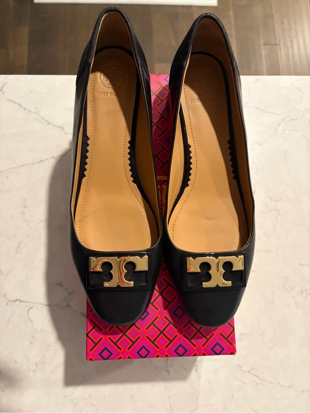 Tory Burch Gigi 20mm Round Toe Flat Black- Calf Leather/Silk Suede Size 7.5